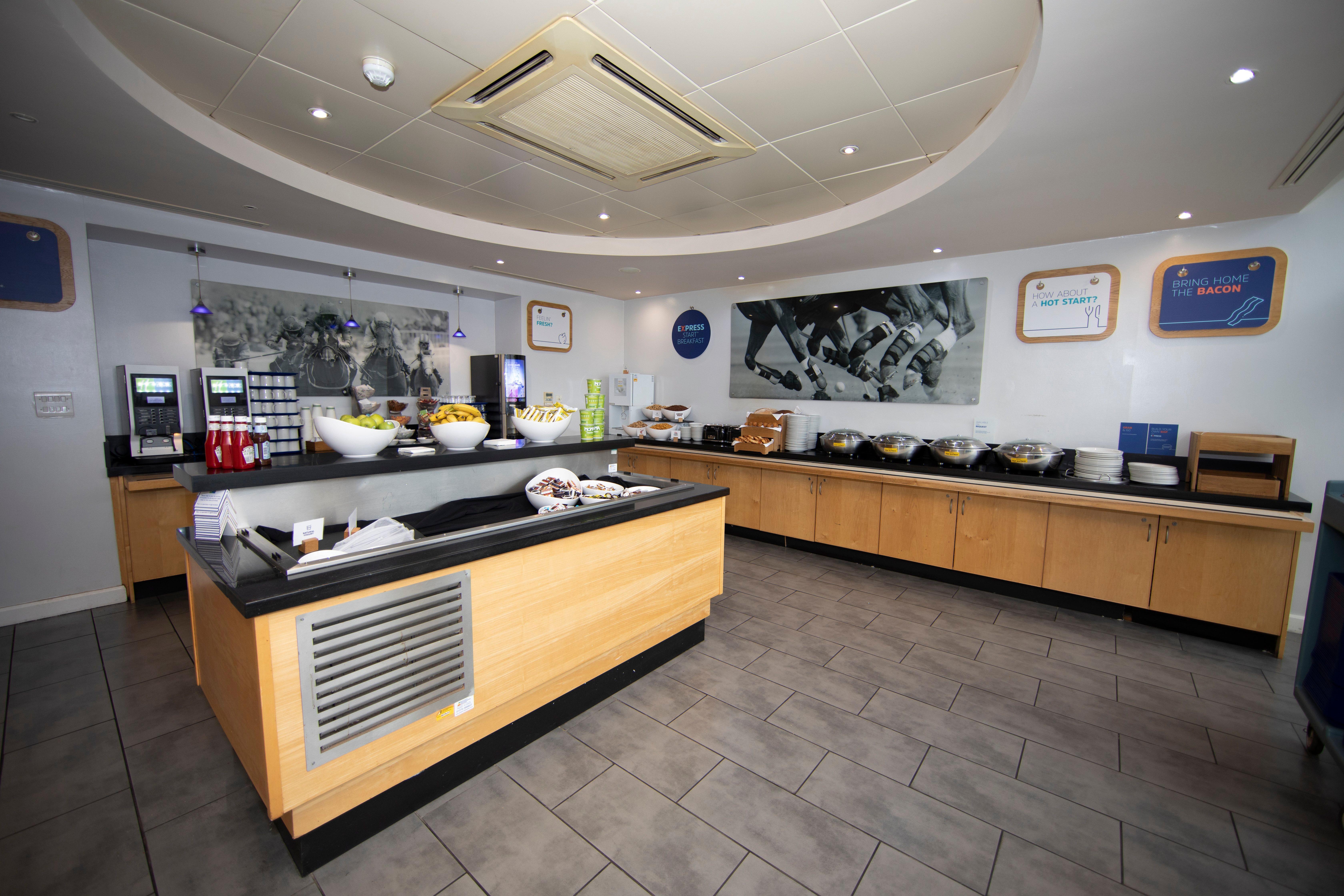 Holiday Inn Express, Chester Racecourse By Ihg Εξωτερικό φωτογραφία